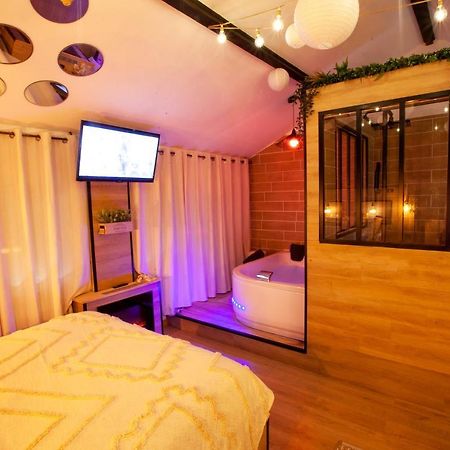Love Room Romantique Les Petits Plaisirs Angers Esterno foto