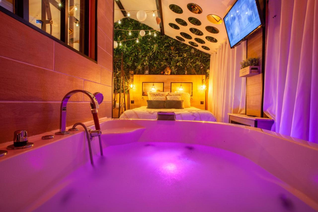 Love Room Romantique Les Petits Plaisirs Angers Esterno foto